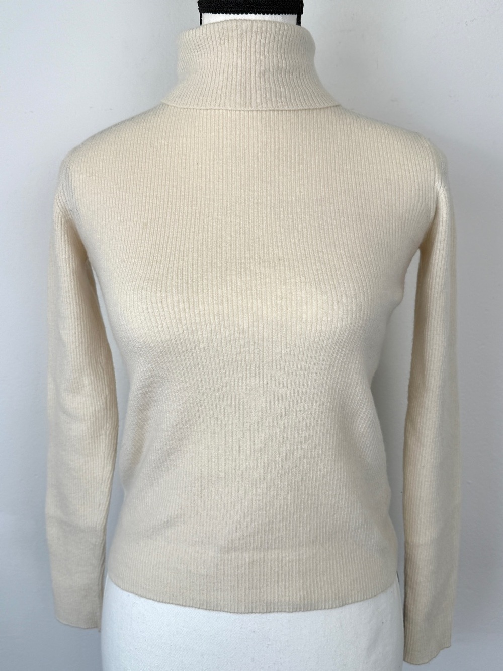 Pendleton Size Small Ivory 100% Merino Wool Turtleneck Sweater